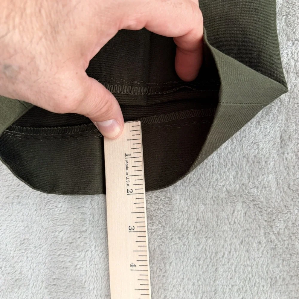 Banana Republic Standard Fit Chino Pants in Green Men 35x36 (Fits 36x35) NWT